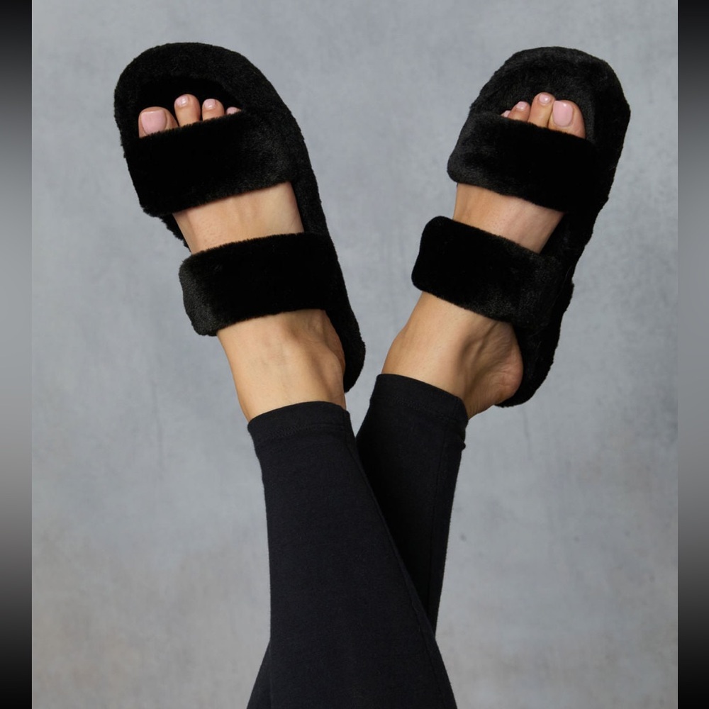 VICI Hug Me Softly Fuzzy Slides Black Size 8 Cozy Slippers